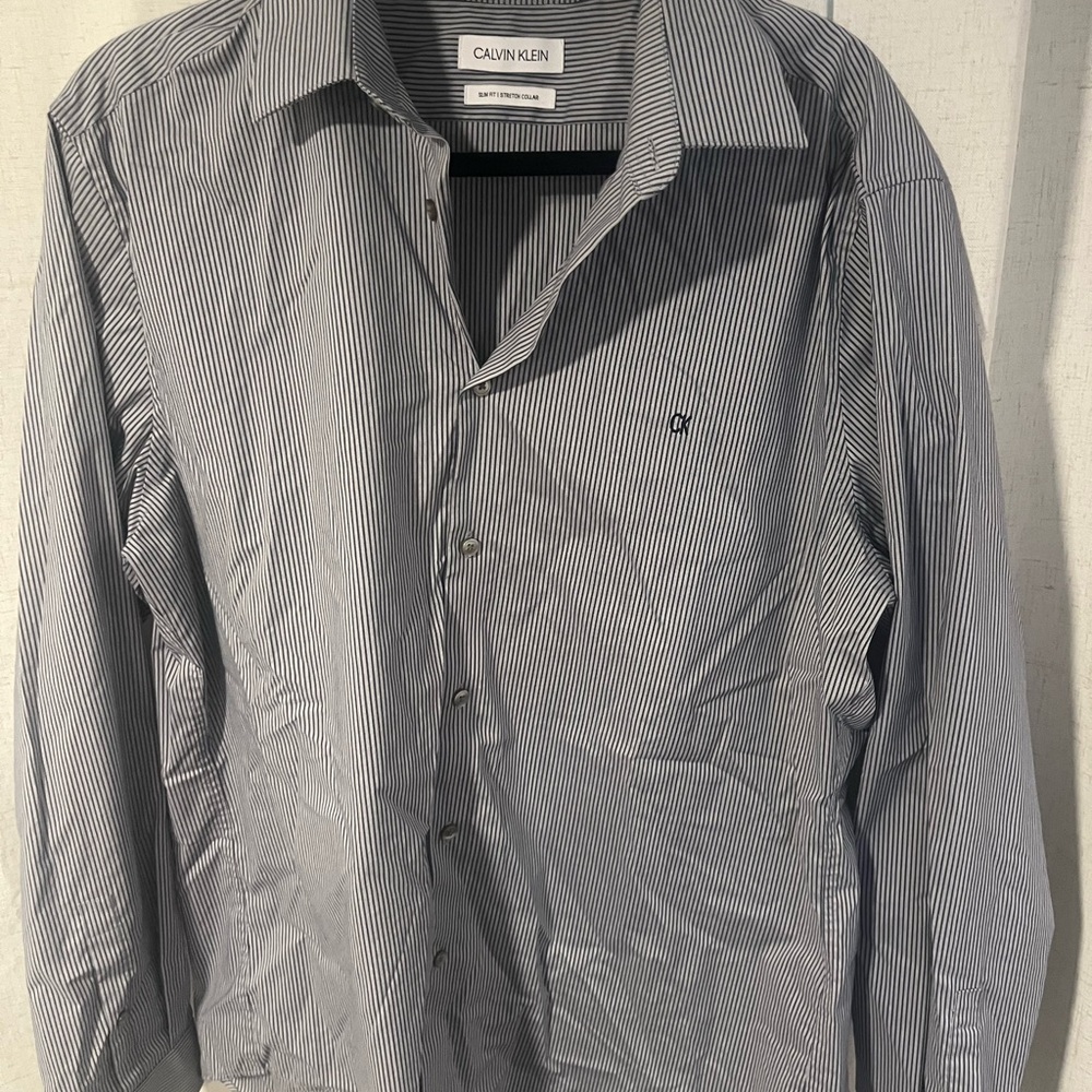 Calvin Klein Gray Lightweight Shirt Jacket with Modern Design